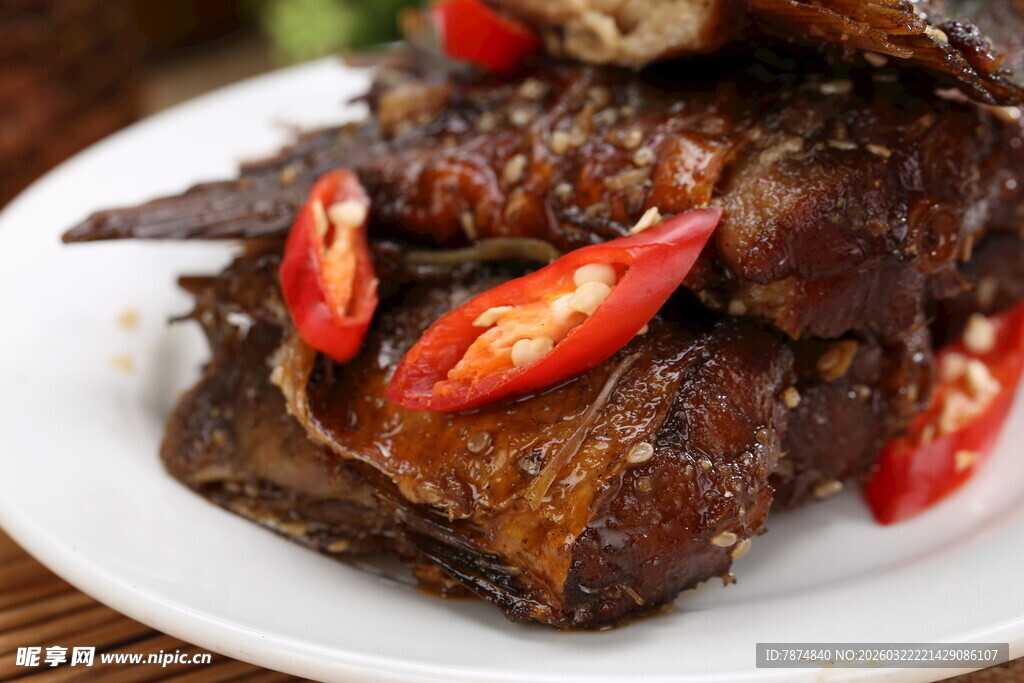 香辣诱人的红烧鱼块