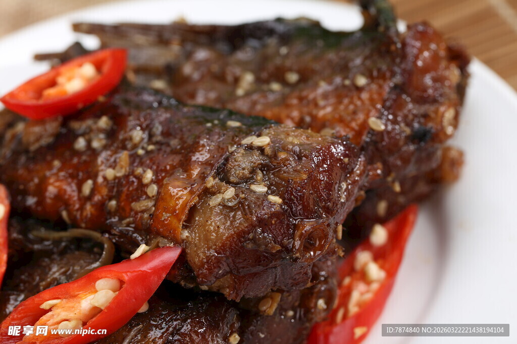 香辣诱人的酱卤鱼肉