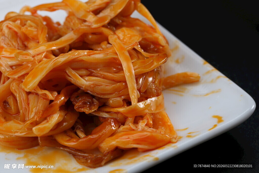 美味香辣金针菇