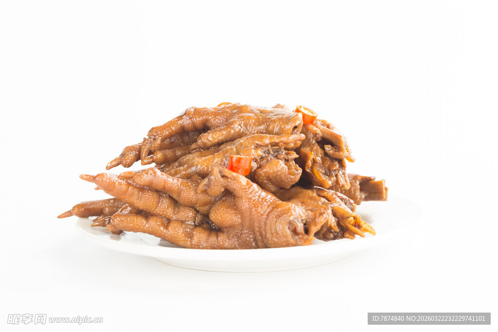 美味手撕鸭肉摆于盘中