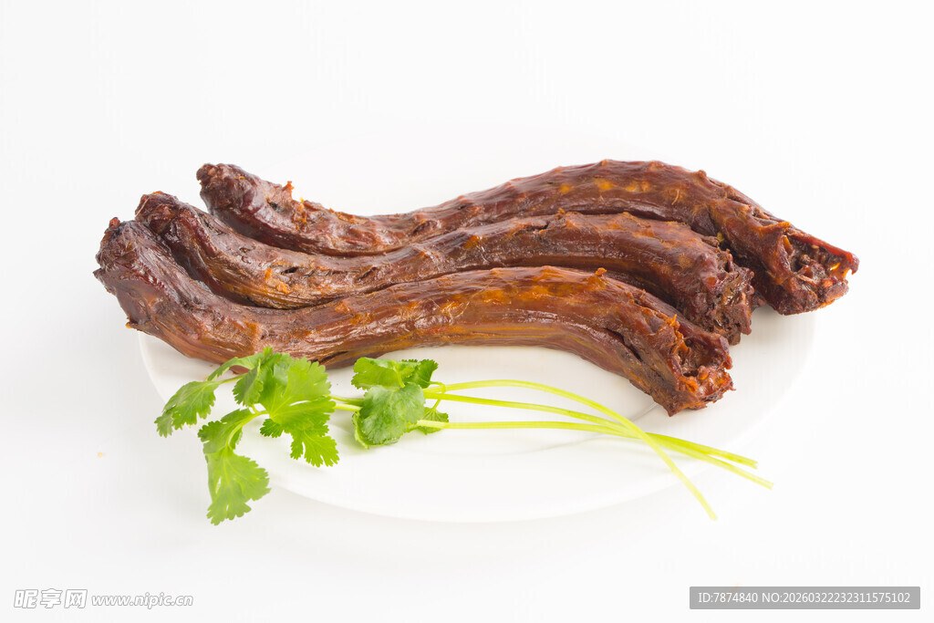 美味卤鸭脖 配清新香菜