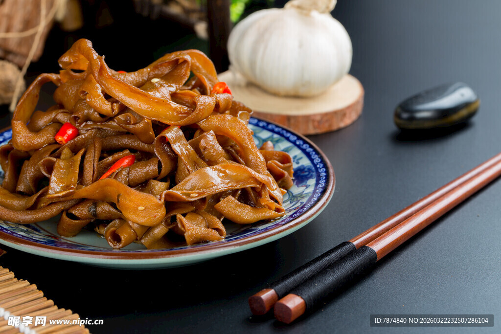 香辣美味卤鸭肠