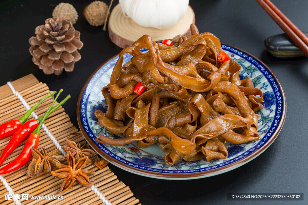 香辣美味卤鸭肠