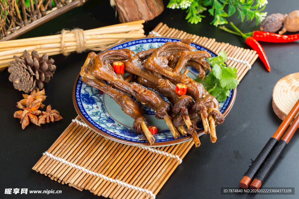 香辣卤鸭掌 美味诱人