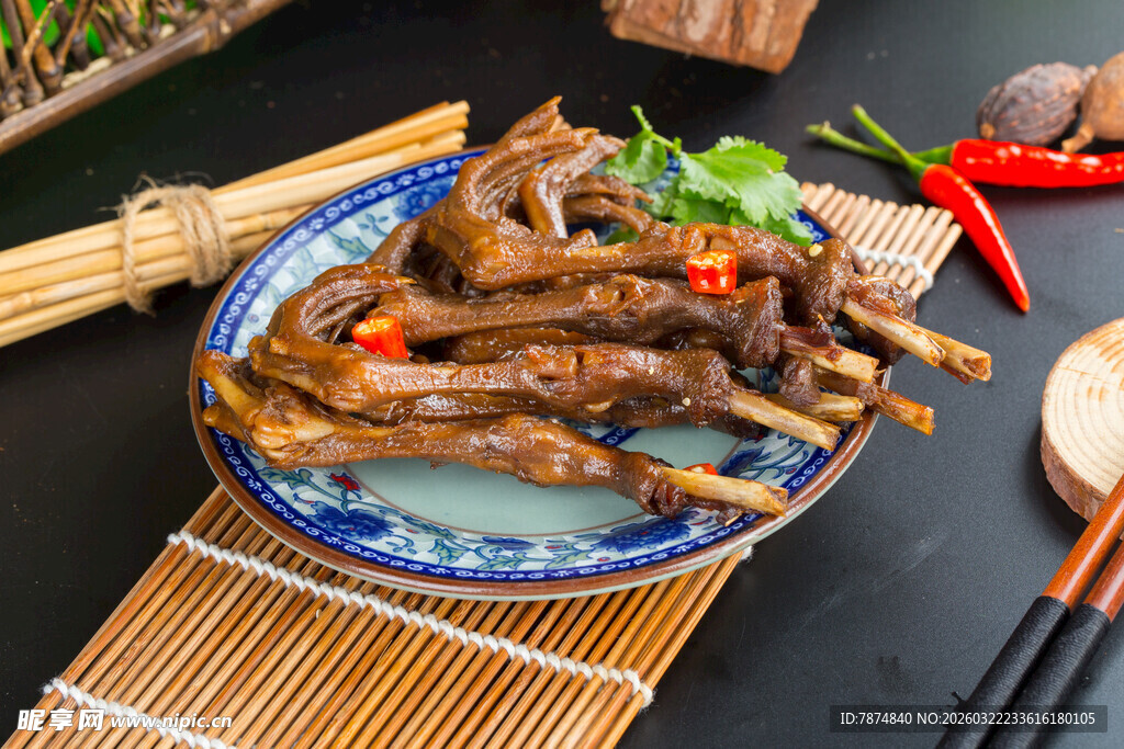 美味卤鸭爪 鲜香诱人