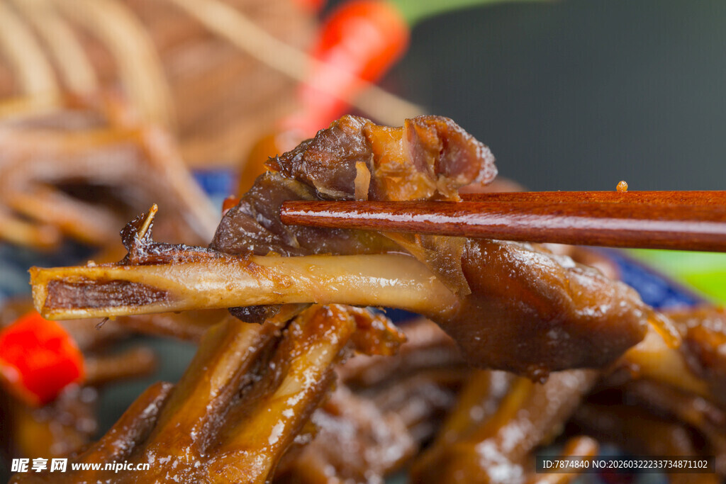 美味卤鸭锁骨特写