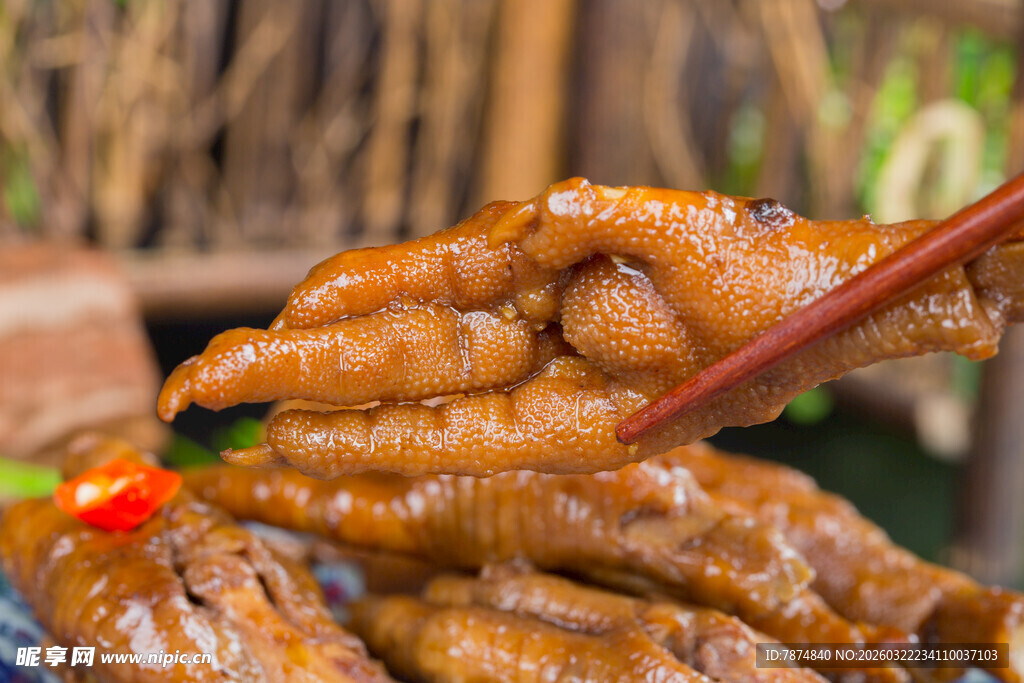 美味卤鸡爪特写