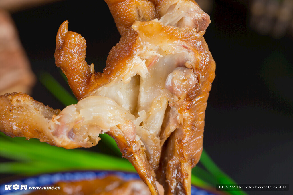 美味卤鸡爪特写