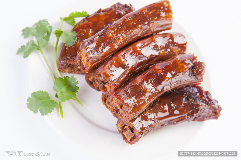 美味诱人的酱卤鸭脖