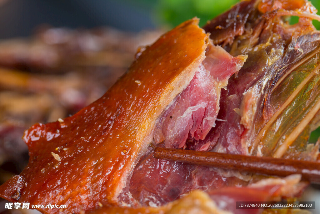 美味诱人的酱卤鸭肉特写