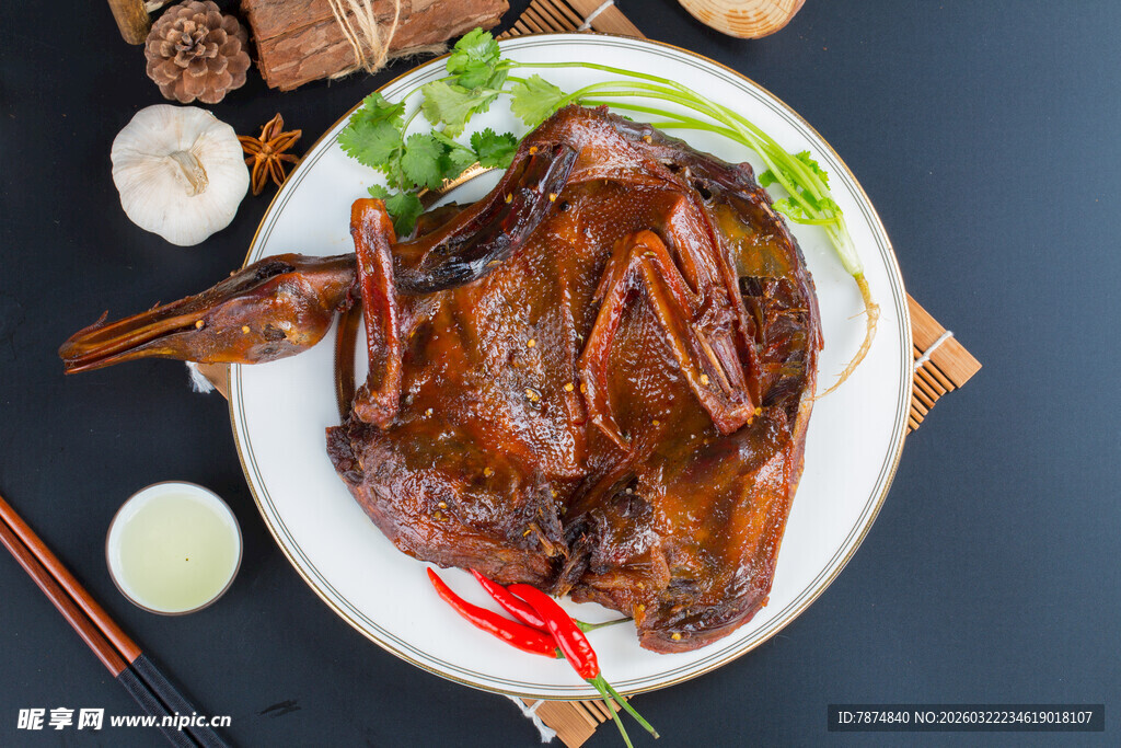 美味卤鸭摆拍特写