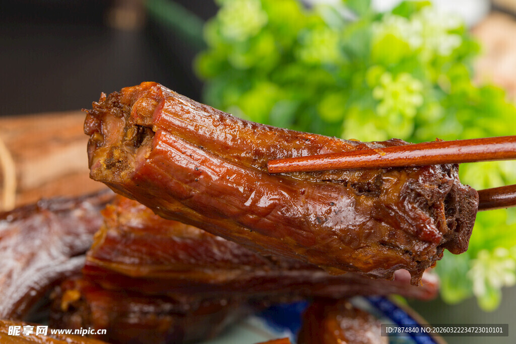 美味卤鸭脖诱人呈现