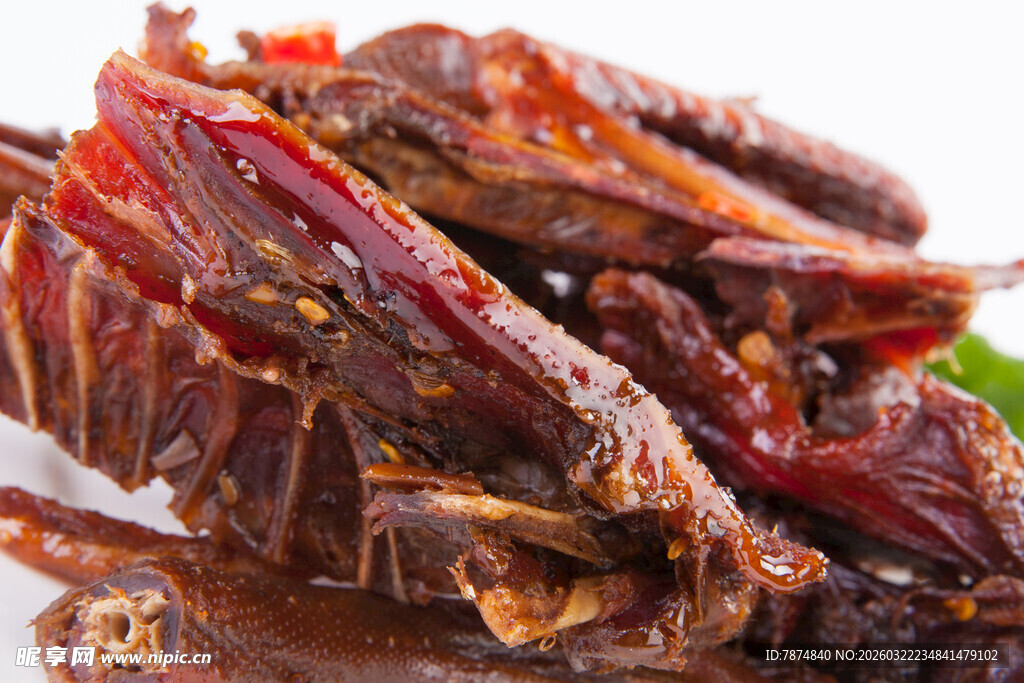 香辣诱人的卤味鸭锁骨