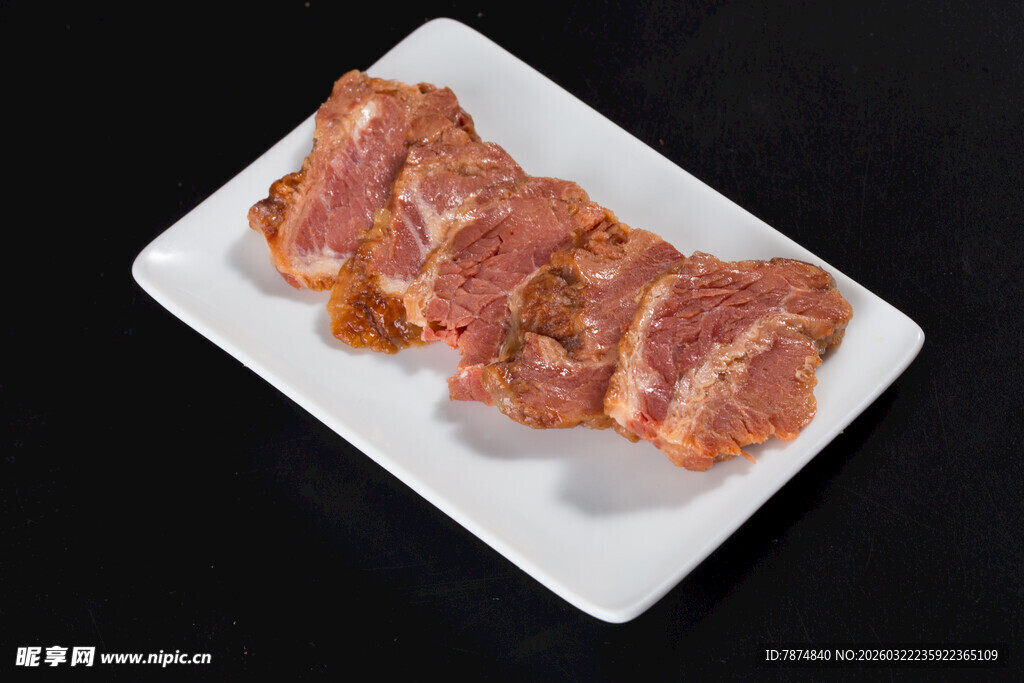 美味酱卤牛肉切片摆盘