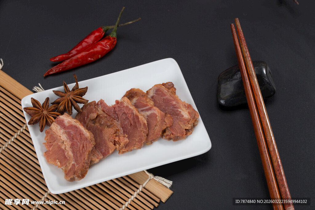 美味卤牛肉 佐以香料筷子