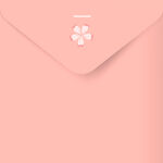 粉色信封上的樱花装饰