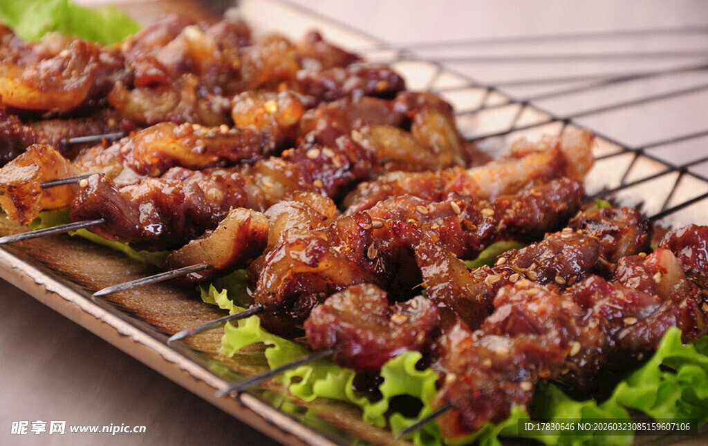 美味烤肉串诱人色泽