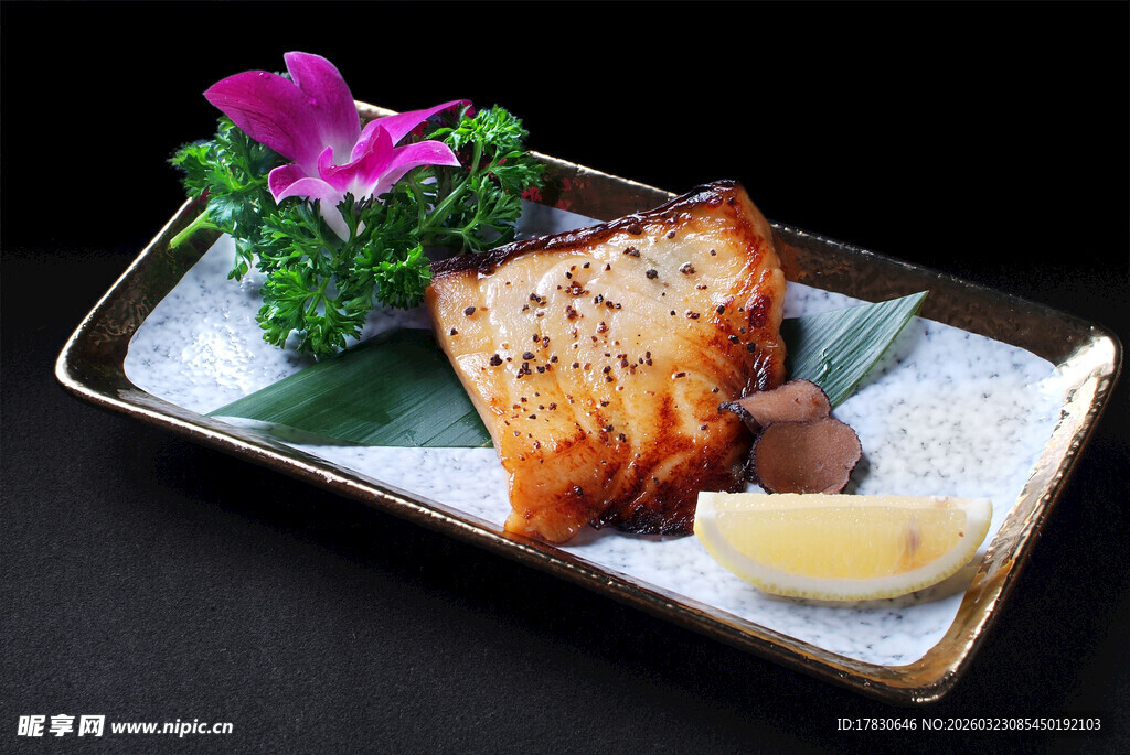 日式香煎三文鱼摆盘