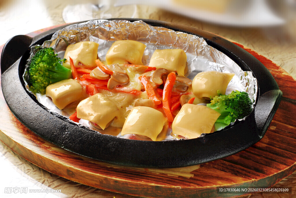 铁板豆腐配时蔬美味诱人