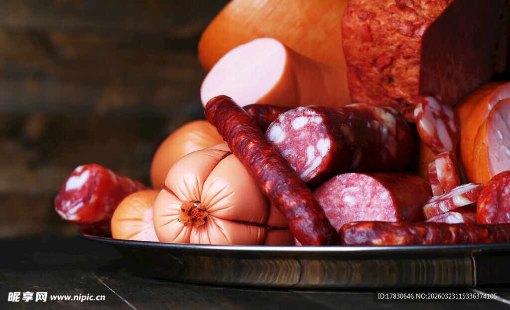 多样美味香肠拼盘