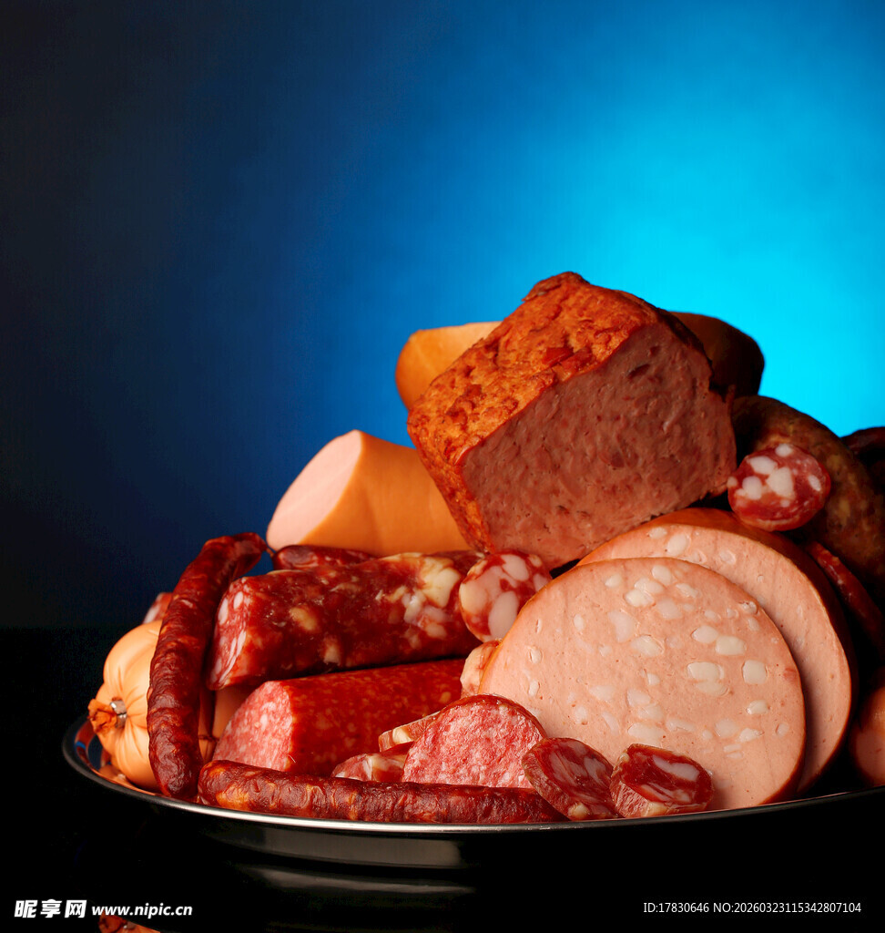 多样美味肉制品拼盘