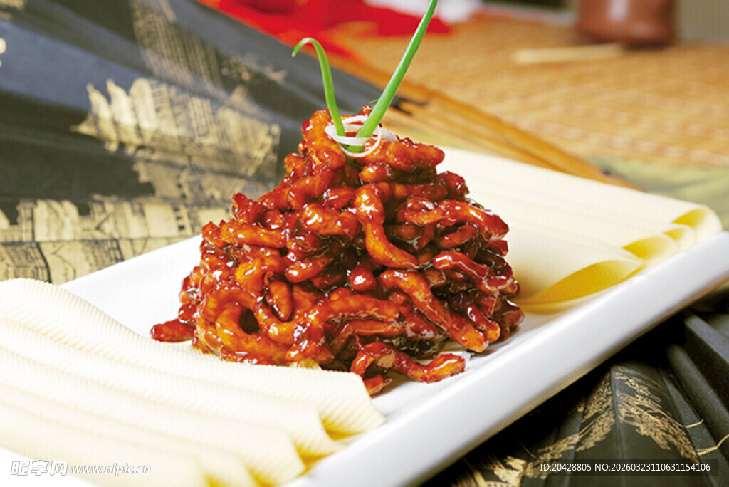 香辣肉丝配清爽笋条