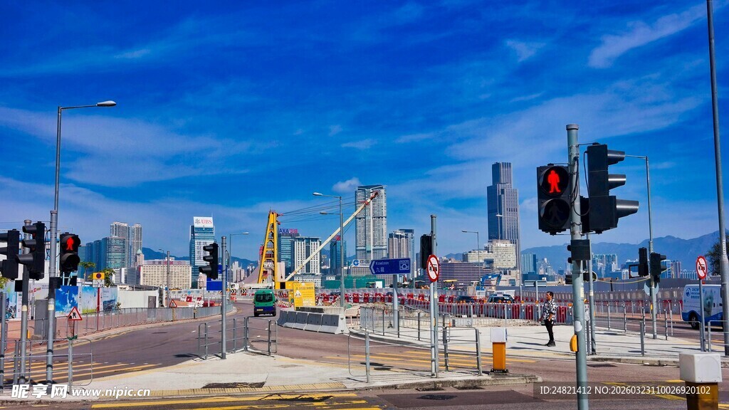 城市交通路口景象