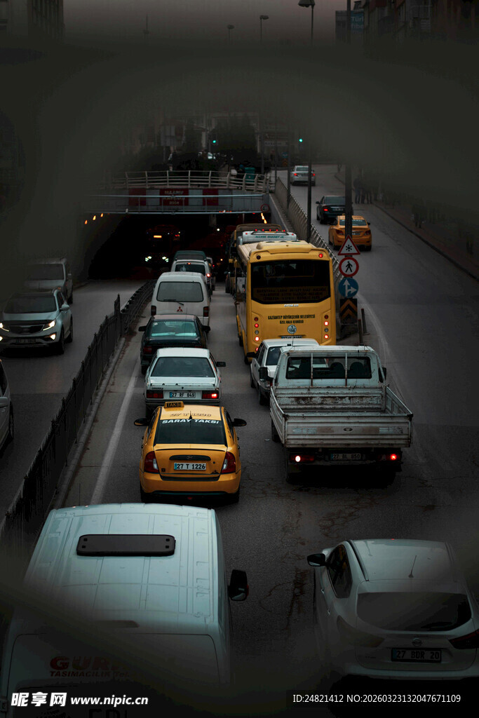 城市道路拥堵景象