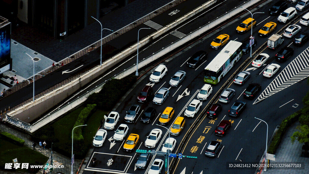 城市道路拥堵景象