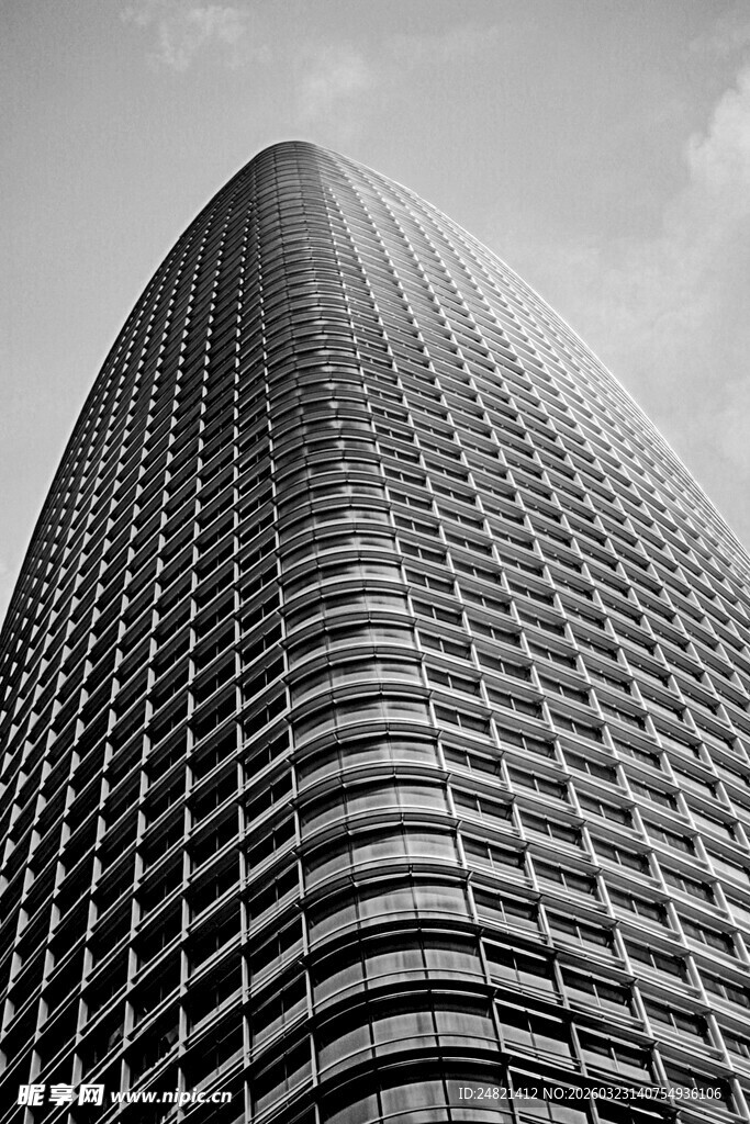 高耸摩天大楼外观特写