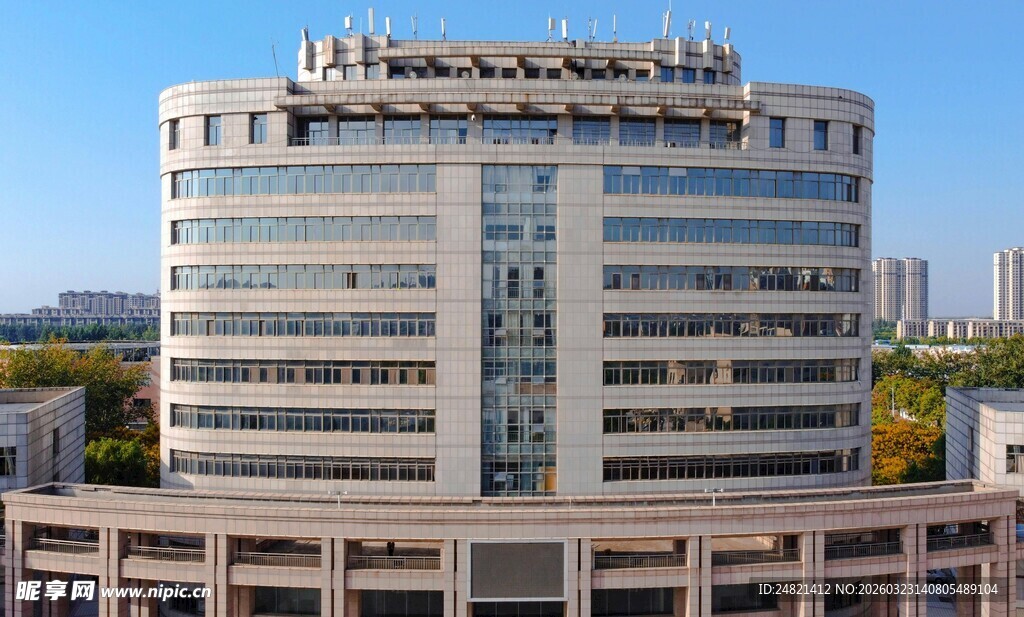 现代化医院大楼外观