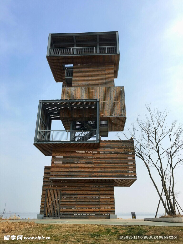 独特多层木质观景塔