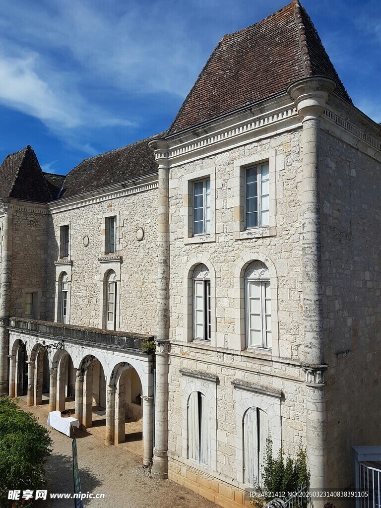 欧式古典风格的宏伟建筑