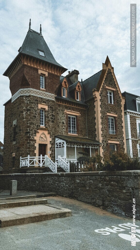 欧式古典风格的多层建筑