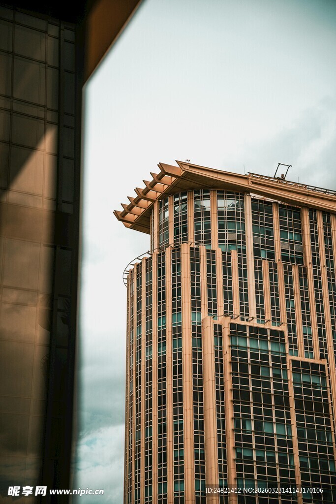 中式风格的现代高楼