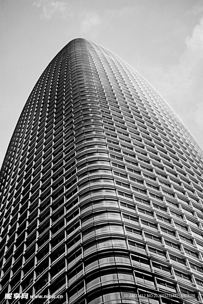 高耸摩天大楼外观特写