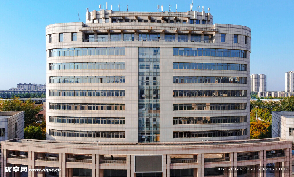 现代化医院大楼外观