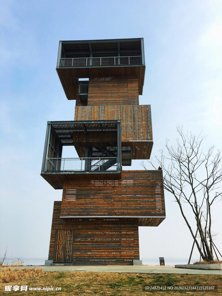 独特多层木质观景塔