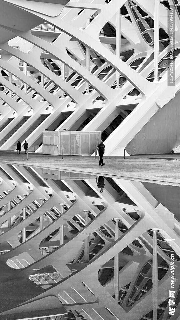 现代建筑倒影之美