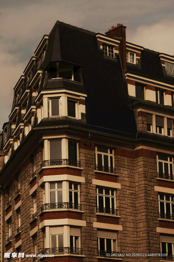 欧式复古风格多层建筑