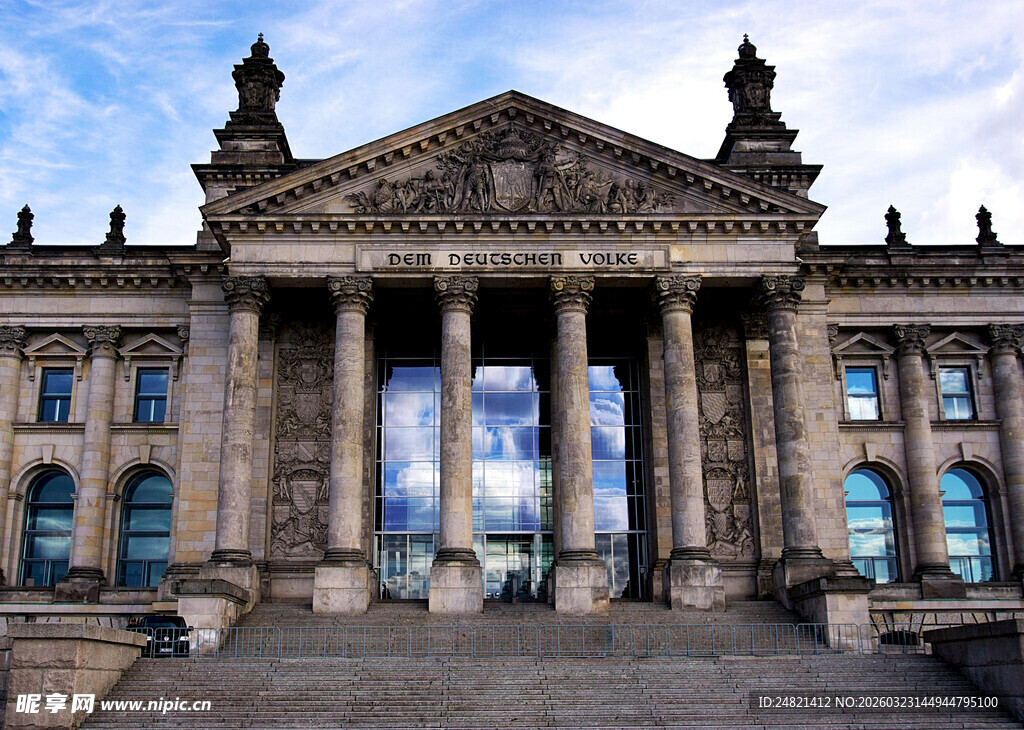 柏林标志性建筑宏伟外观