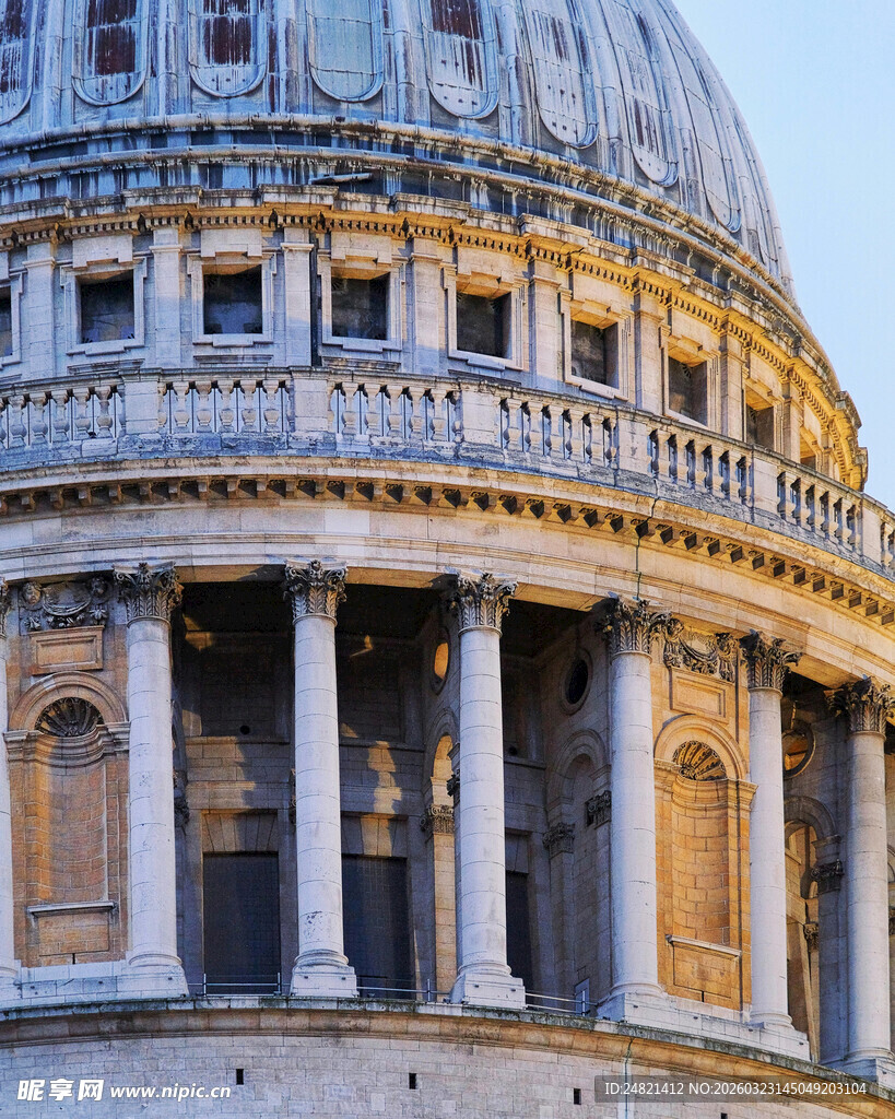 罗马建筑圆顶与柱廊景观