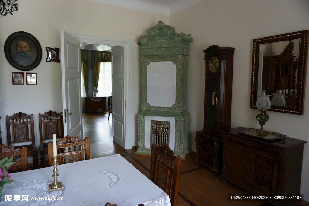 复古风格的温馨室内场景