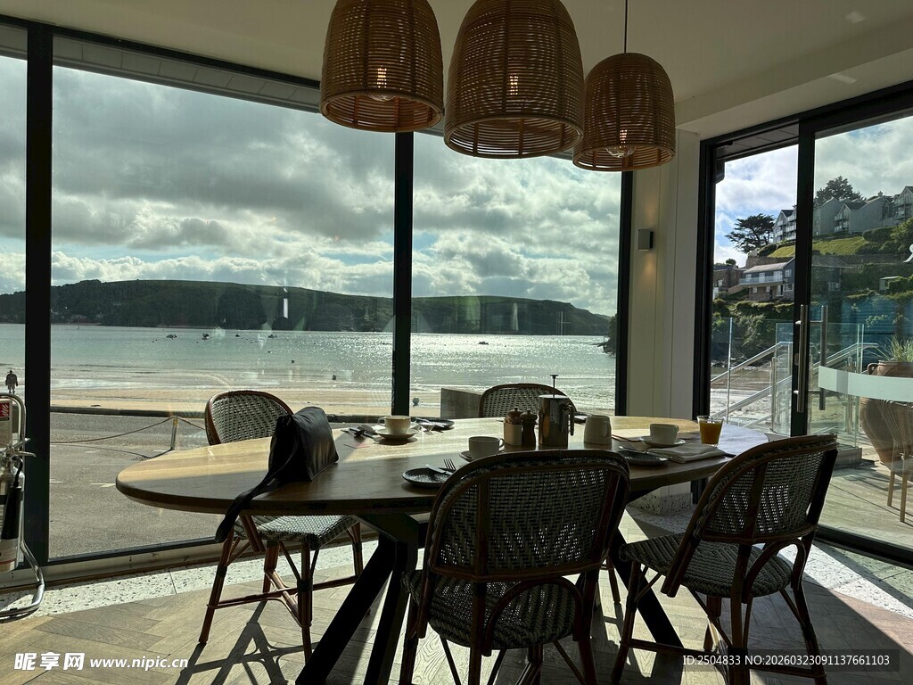 海景餐厅室内优雅用餐环境
