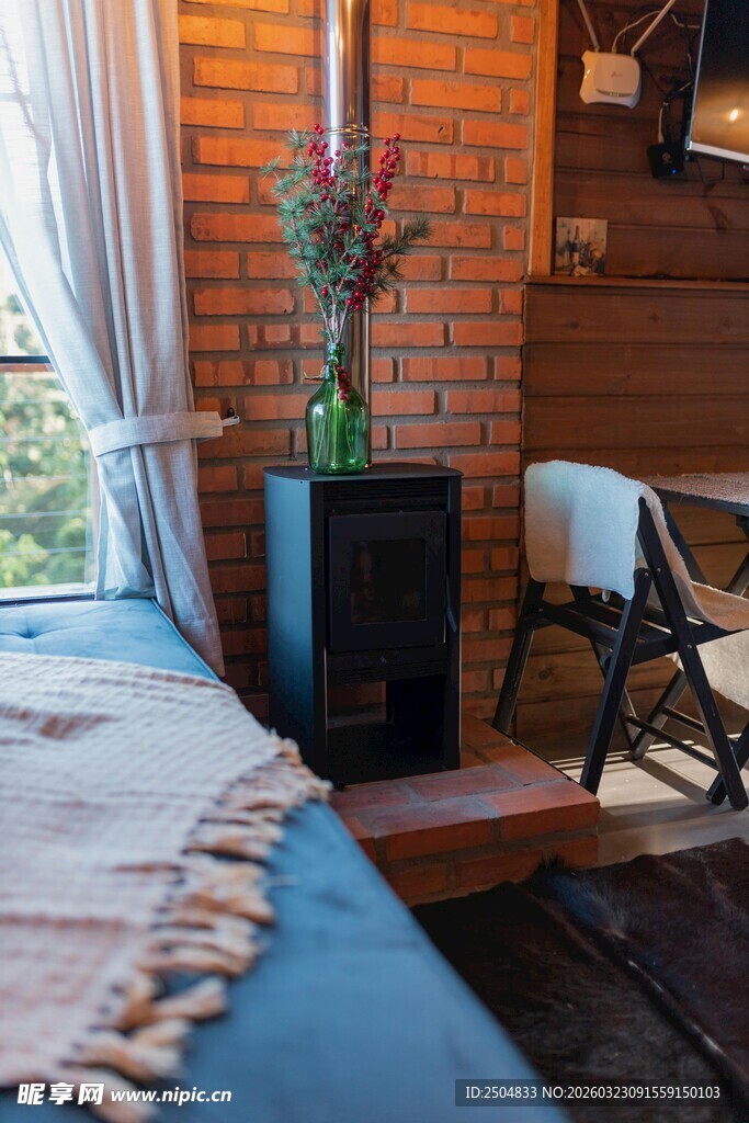 温馨卧室一角的静谧景致