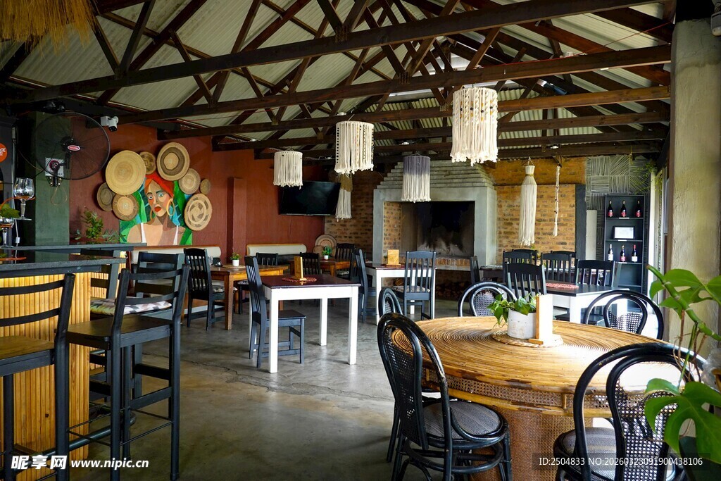 复古风温馨餐厅室内场景