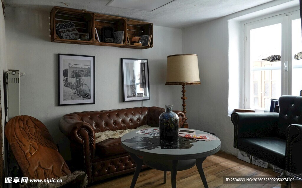 复古风格客厅温馨一角