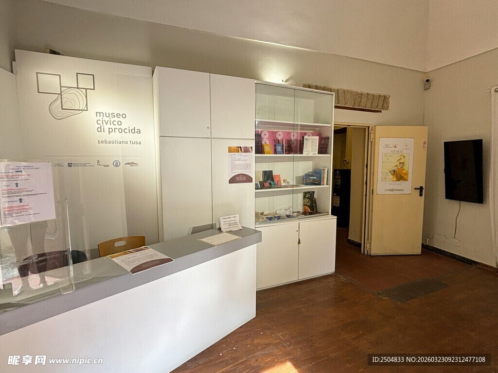 室内精致展品陈列空间