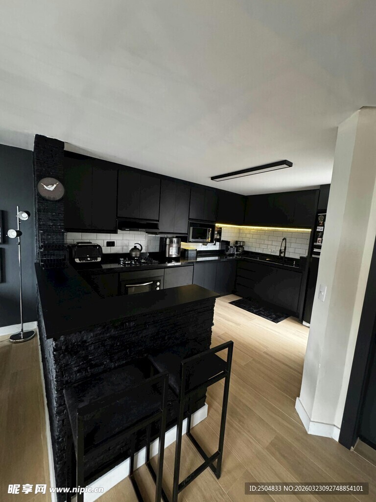 现代简约风格的开放式厨房