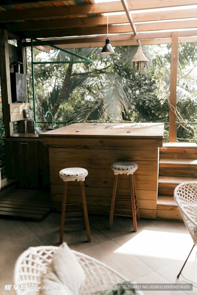 户外休闲吧台与舒适座椅